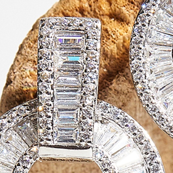 ✨HPx2✨Baguette Ring Drop Earrings - Picture 3 of 6